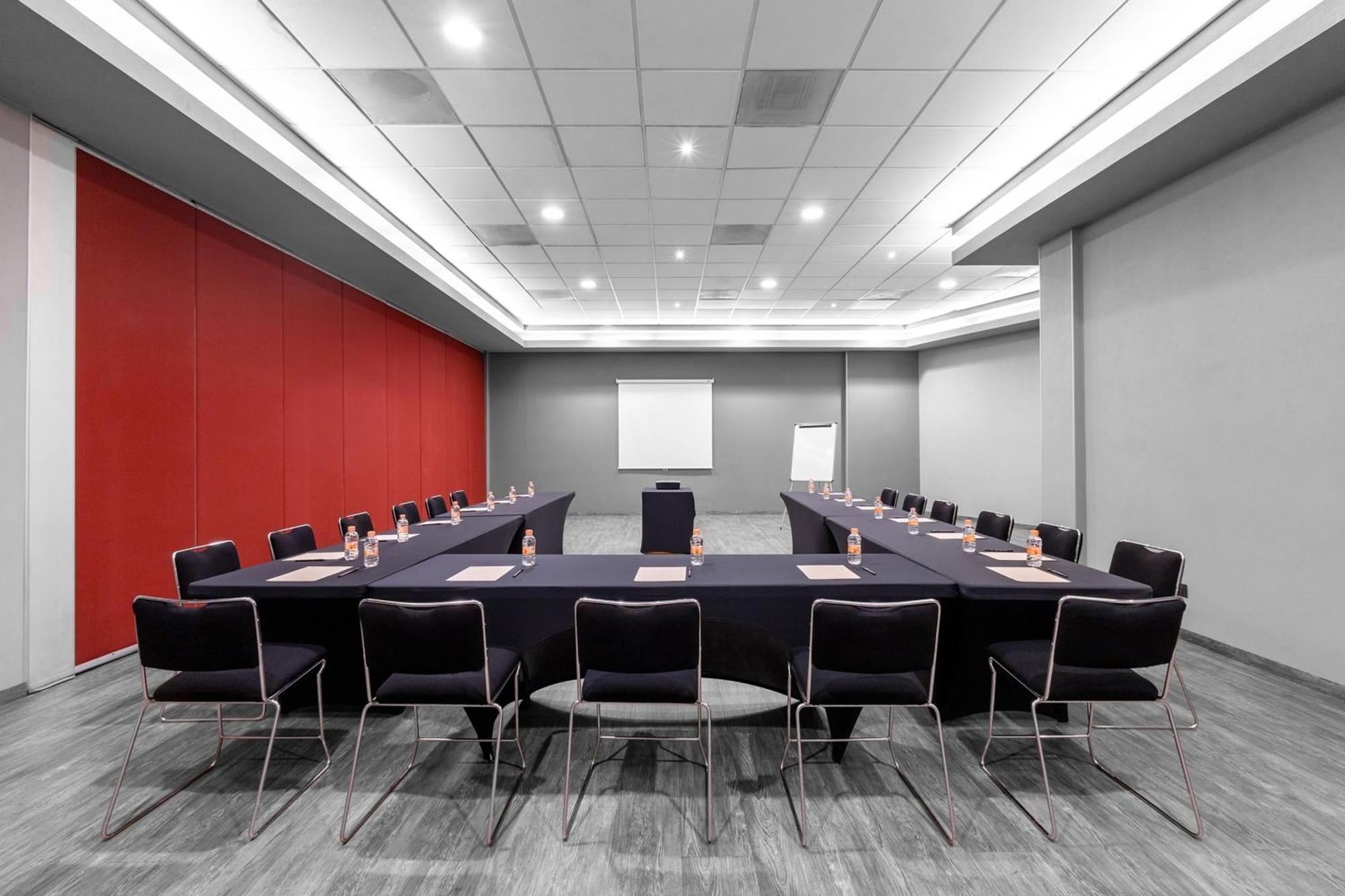 Hotel Express By Marriott Guadalajara Expo