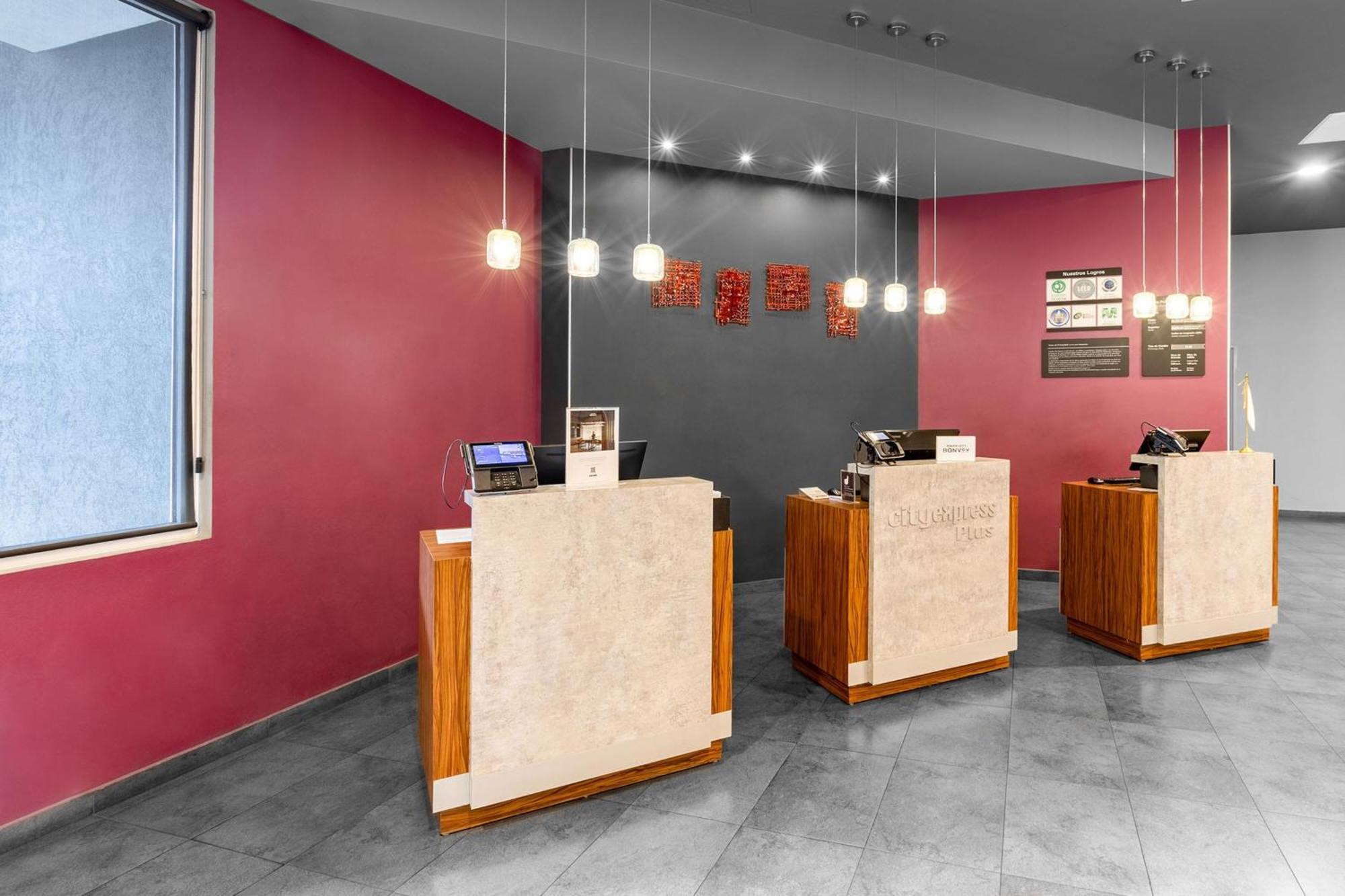 Express By Marriott Guadalajara Expo 4*